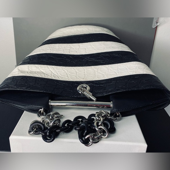 BALENCIAGA NEW BLACK/WHITE STRIPED EXOTIC SKIN LEATHER MAXI BUCKET TOTE BAG AUTH - Picture 8 of 17